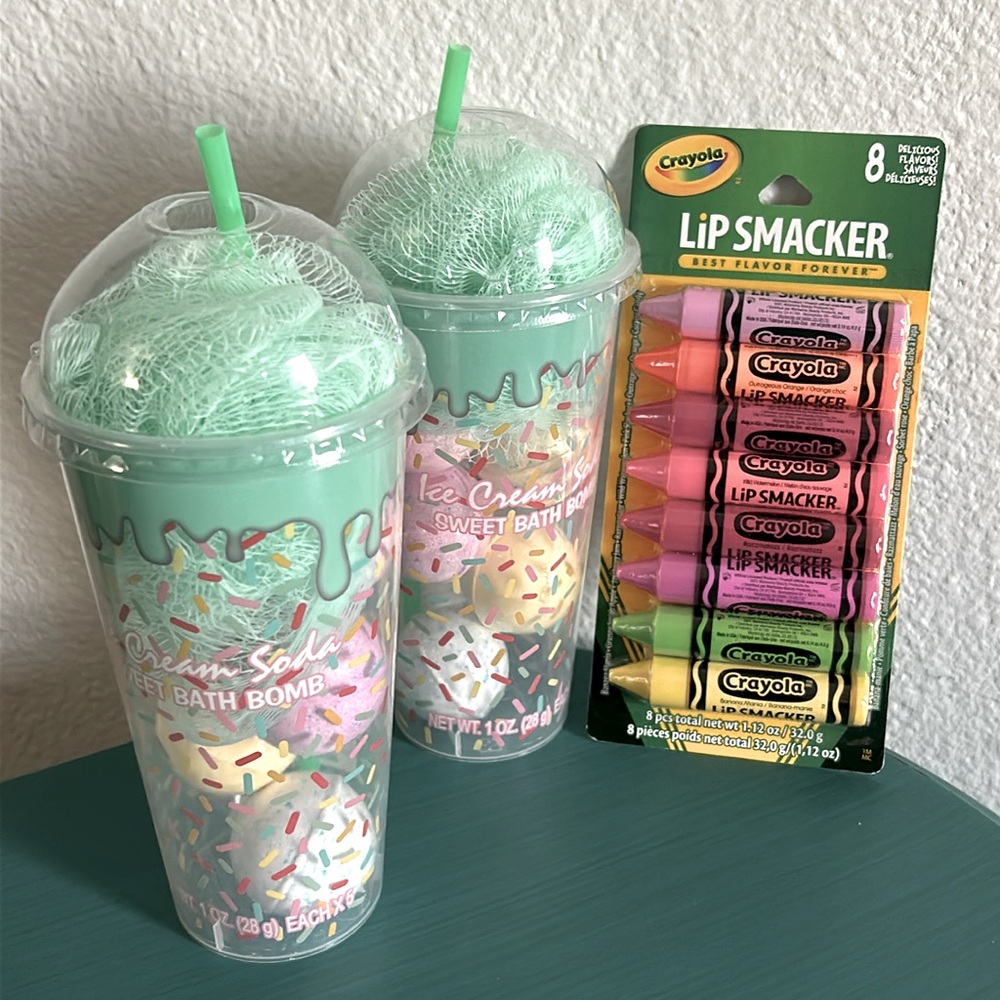 New Gift Set Ice Cream Soda Sweet Bath Bombs, Loofahs, Lip Smackers Lip Balm